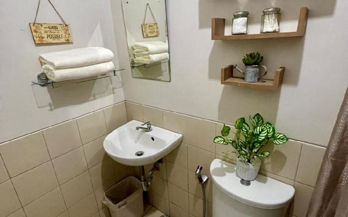 Budget modern studio near Ayala Mall