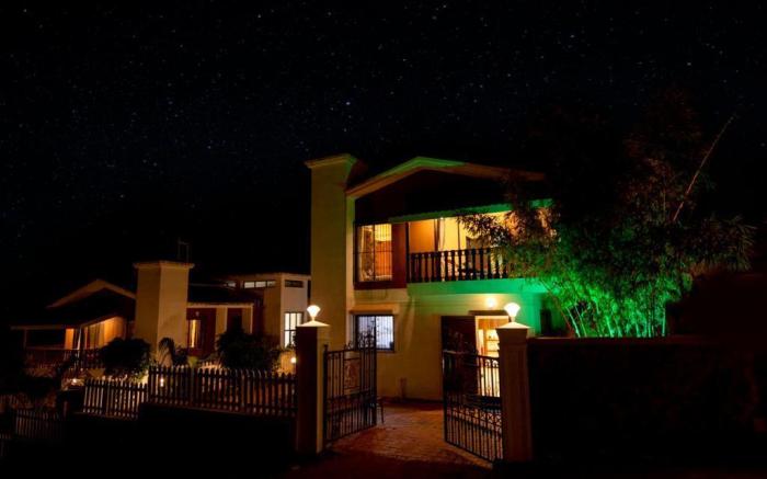 Paramount Villa