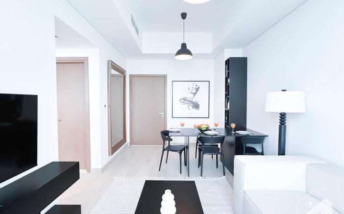 Cozy 1BR with Balcony & Views in Azizi Fawad