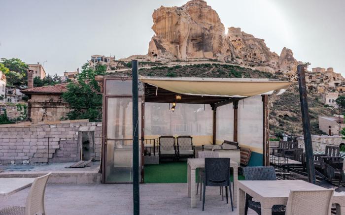 Tafana Cave & Stone Lodge