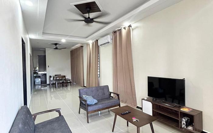 D’Yanaa Homestay