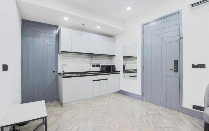 BedChambers Serviced Apartment, Huda City Metro