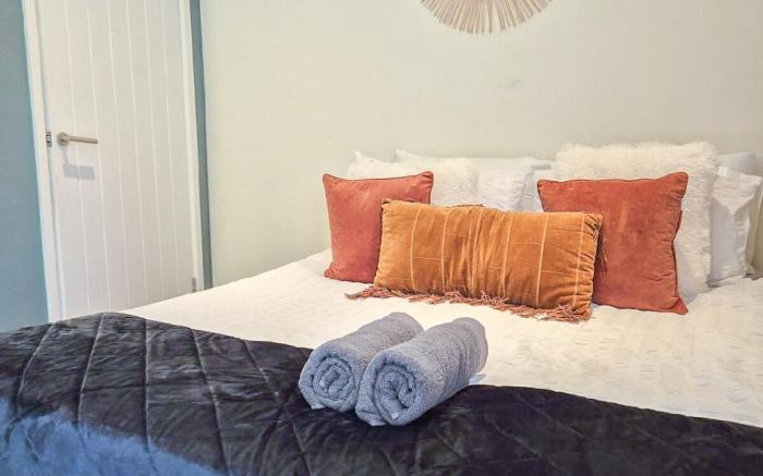 Stylish 2BDR flat in central Vauxhall, Oval