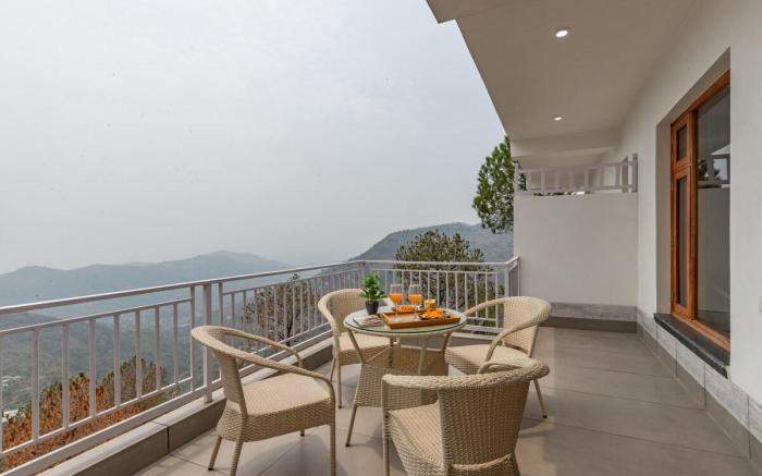 Alaya Stays 5 BHK with Hill View - Querencia