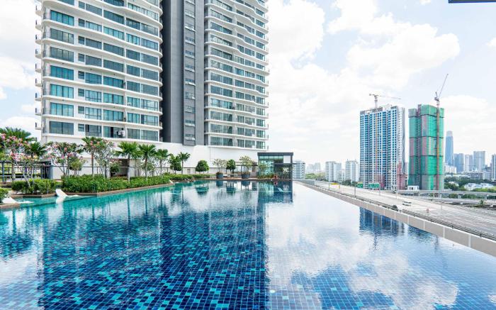 Datum Jelatek Residence by Airhost