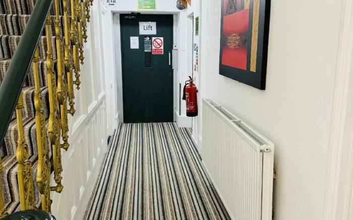 Carlton Court Hotel