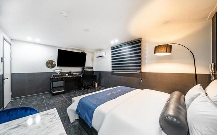 On & Off Hotel Bupyeong