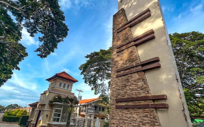 City Center 2BR Home near airport with Pool Access