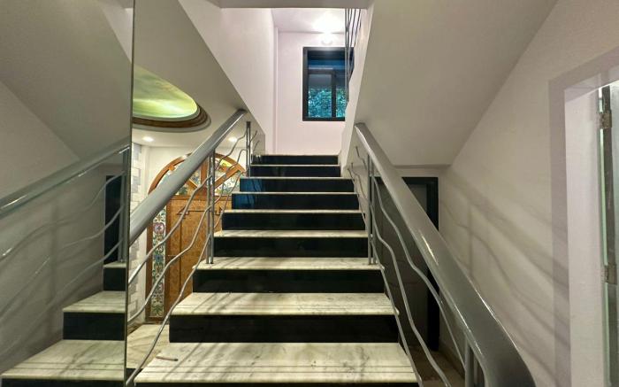Astha Kandivali Service Apartment