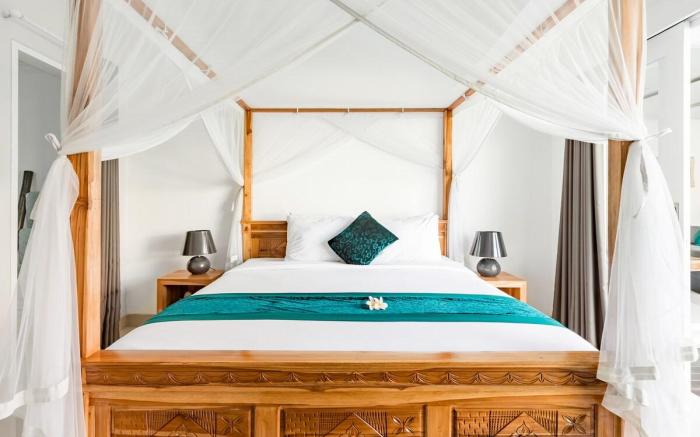 Stylish Three Bedroom Vila Savu