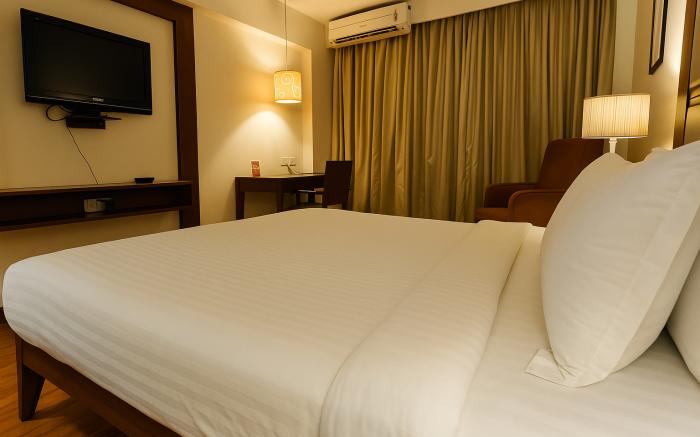 The Sky Imperial, Thaltej