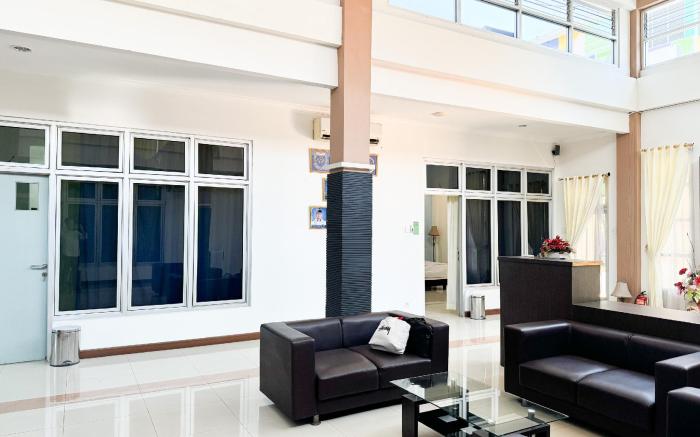 RedDoorz @ Politeknik Pelayaran Surabaya