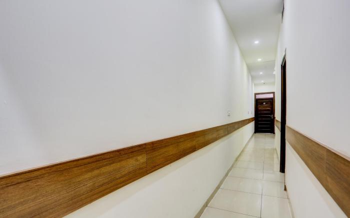 Hotel O Lohgarh Road Zirakpur Formerly JB Plaza