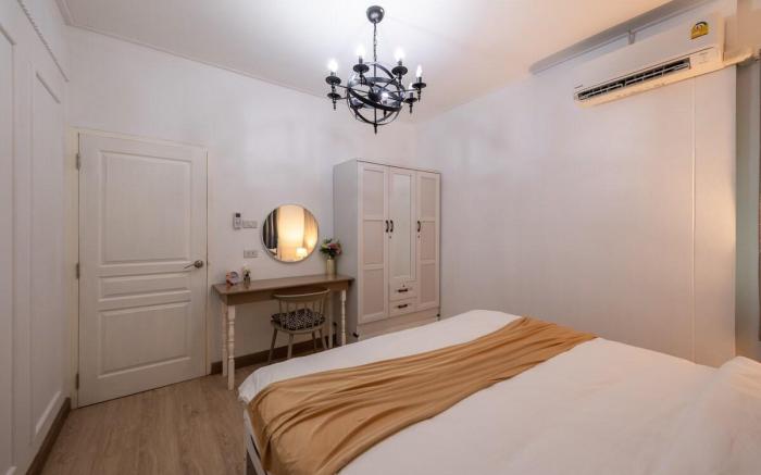 Spring Day House near Nimman . Big garden 