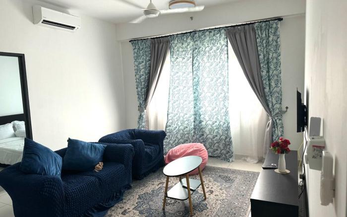 ReenHomestay Setia Alam