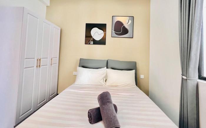 Luxury 2BR with Sea View @ R&F