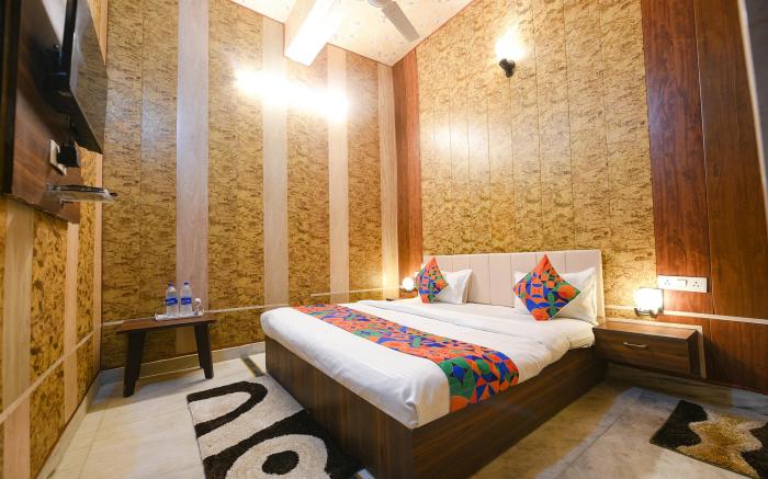 Via The Grand Palace