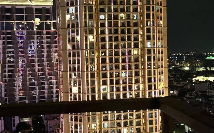 5-Star Utility Apartment with West Lake View