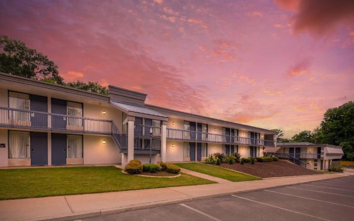 Clarion Pointe Morrow - Atlanta South