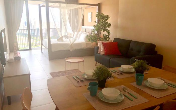2BR Netflix Seaview Sunrise Balcony Family Cozy Hs