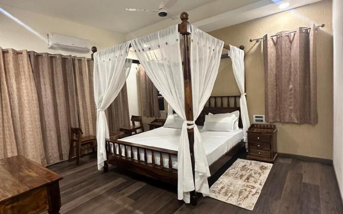 RootHouse by The BigBear