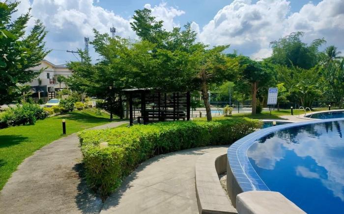 homefortzone Lipa/ netflix/pool/wifi/interiored