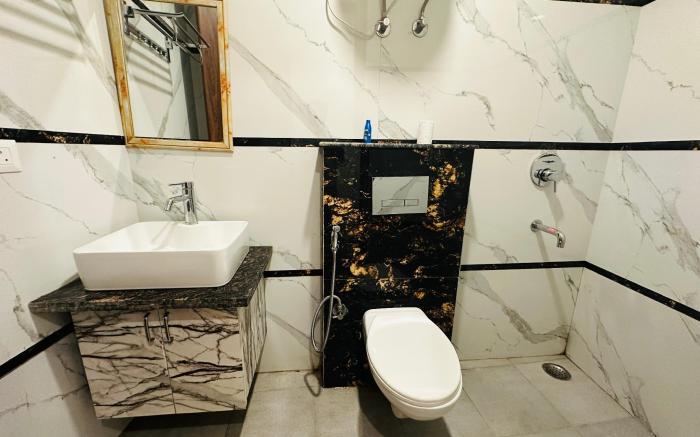 Hotel De Clark Residency Delhi Airport