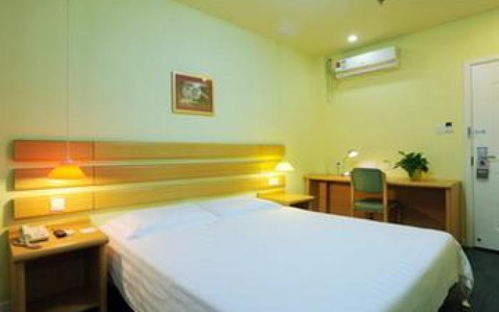 Home Inn Neo Leshan Central Food Street
