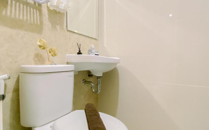 Modern Studio at Transpark Cibubur Apt By Travelio