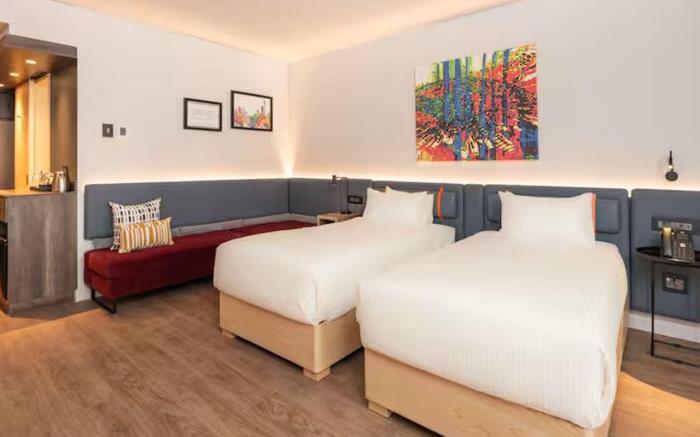 Hampton by Hilton Sandton Grayston