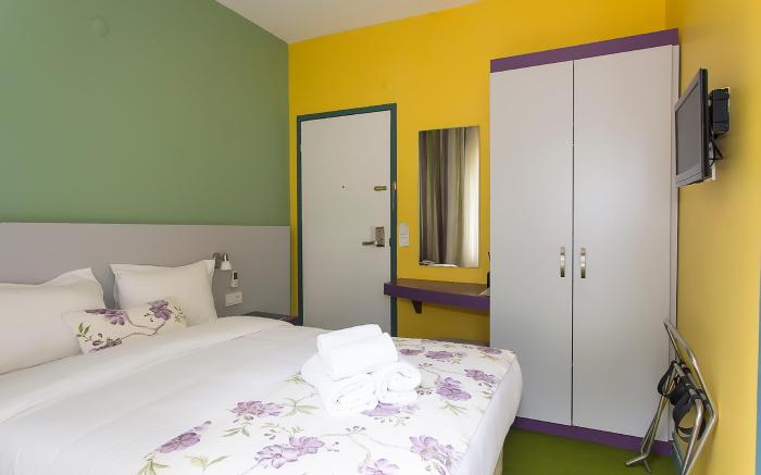 Mini Harem Hotel