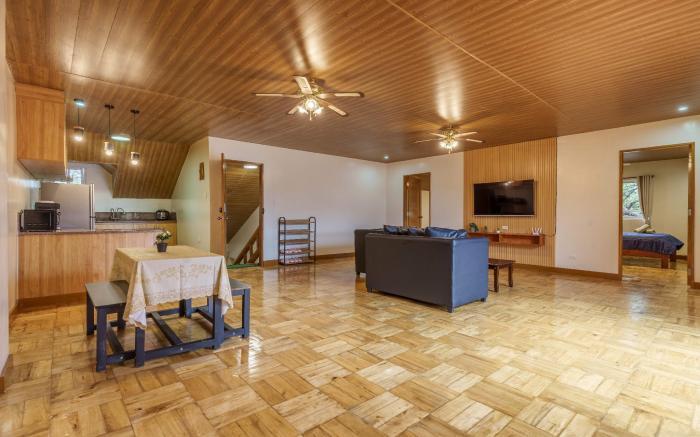 Luxury Residence #4 @ Camp John Hay nr Eco trails
