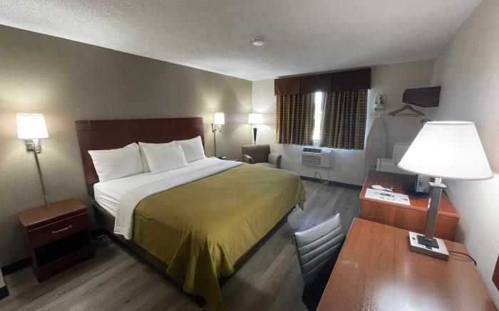 Econo Lodge Cartersville-Emerson Lake Point