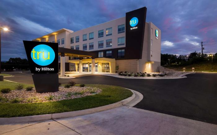 Tru by Hilton Lexington