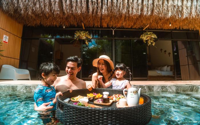 The Pool Villa Resort & Cafe Bangsaen