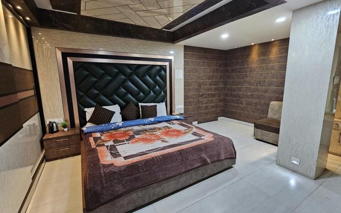 Daddy Homestay Luxury Apartment Near Mg Marg 4 Bhk