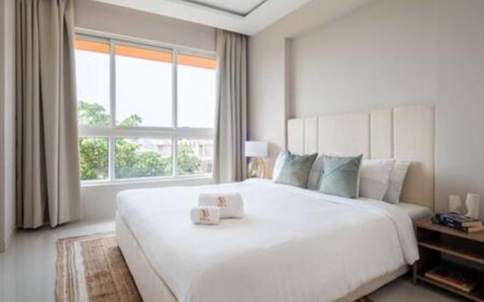 BRIKitt Sunset View 2BHK Suite