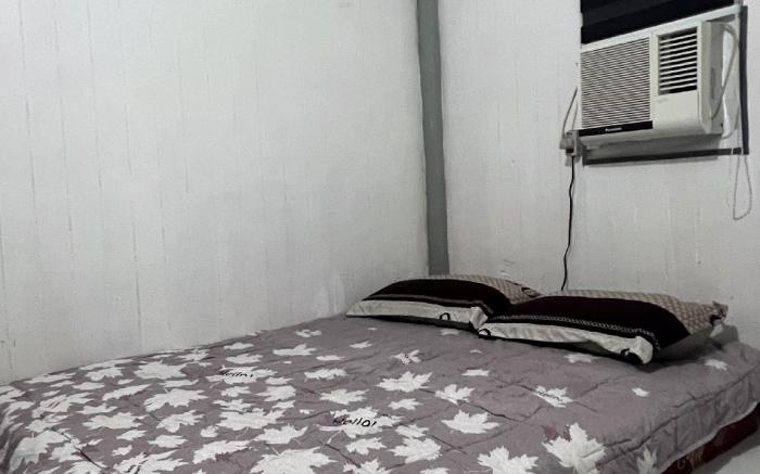 BIG PRIVATE ROOM IN ROXAS CITY(IBAÑEZ HOME RENTAL)