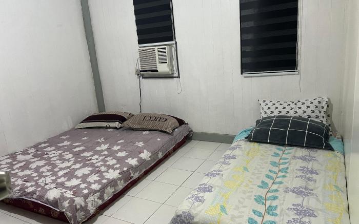 BIG PRIVATE ROOM IN ROXAS CITY(IBAÑEZ HOME RENTAL)