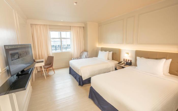 The Monarch Hotel
