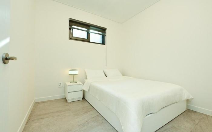 Between Sky and Land Hilling Stay