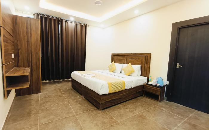 The Royal Casa Hotel & Banquet