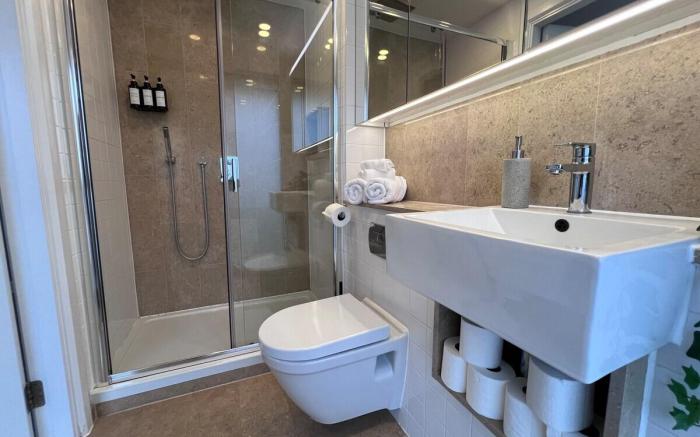 FT5 Aldgate Apartments