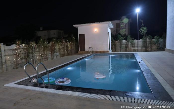 VacationBuddy Elysian Farm with Pool @ Noida