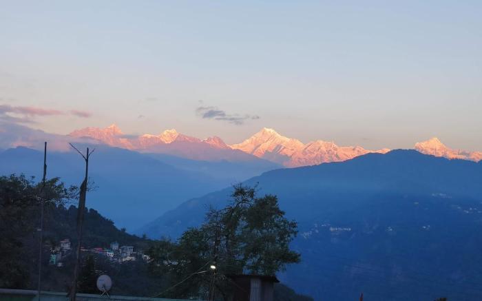 The Mansarovar Hotel and Banquet