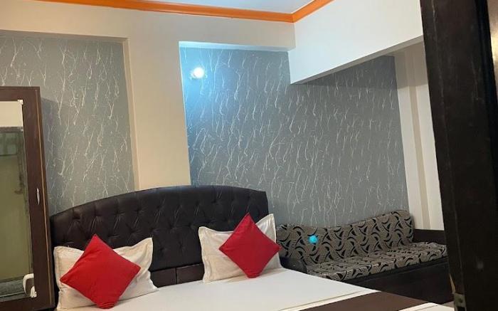 Goroomgo Temple City guest house Varanasi 750 meters from Ganga Assi Ghat