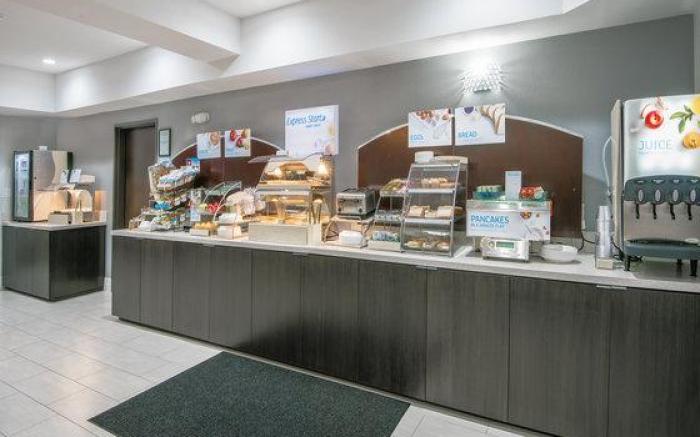 Holiday Inn Express & Suites Houston Intercontinental Airport By IHG
