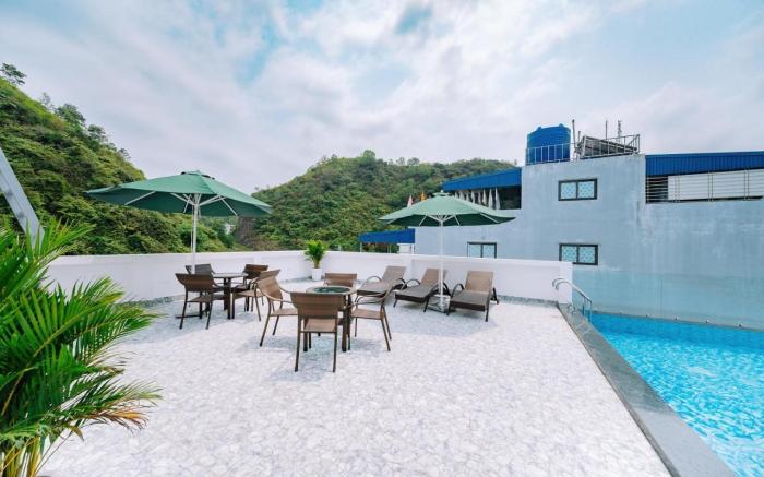 Sand Hotel