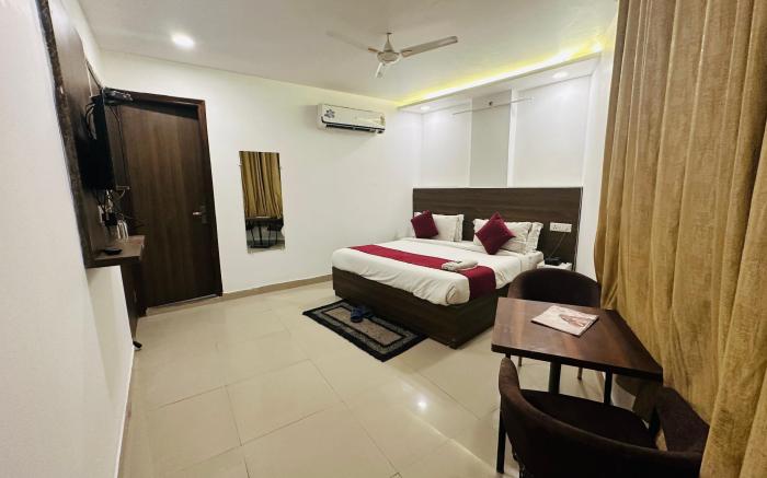 Hotel S R Palace Delhi Airport  BY Urban Luxury