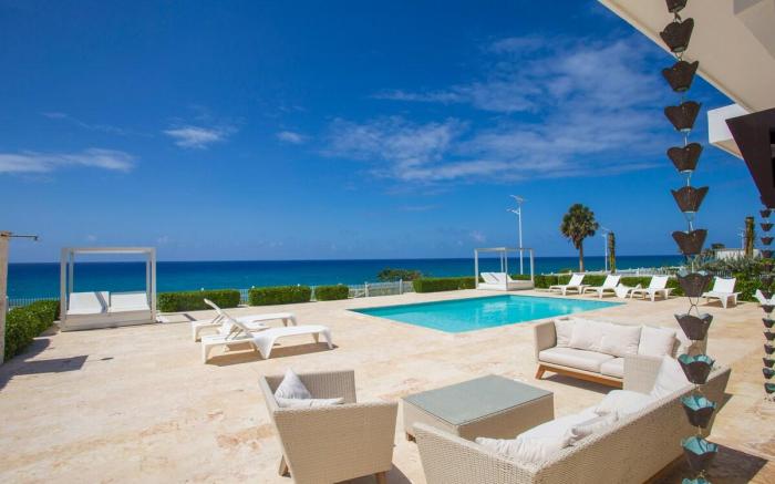 Ocean Village Deluxe - 4 Bedroom Ocean front villa
